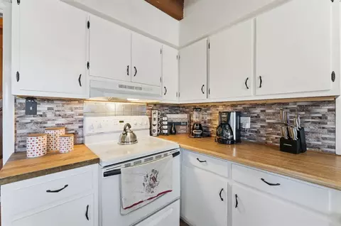 Kitchen - 29667 Lassen Dr, Long Barn, CA 95335 photo 6 of 6