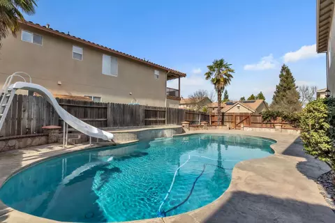 Exterior - 3329 Vancouver Dr, Modesto, CA 95355 photo 6 of 7