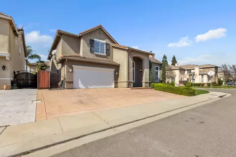 Exterior - 3329 Vancouver Dr, Modesto, CA 95355 photo 3 of 7