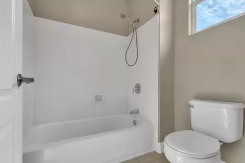 Bath - 3329 Vancouver Dr, Modesto, CA 95355 photo 6 of 6