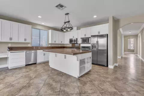Entry Way - 3329 Vancouver Dr, Modesto, CA 95355 photo 3 of 5
