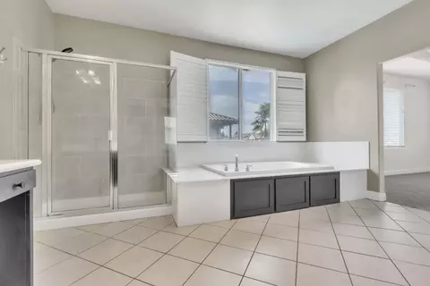 Bath - 3329 Vancouver Dr, Modesto, CA 95355 photo 1 of 6