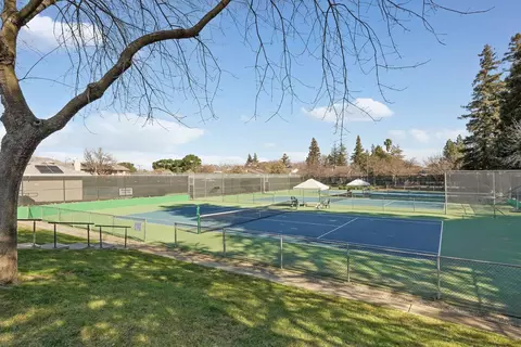 View/Area - 3124 Woods Cir, Davis, CA 95616 photo 2 of 3