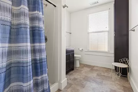 Bath - 490 Hazel St, Gridley, CA 95948 photo 2 of 3