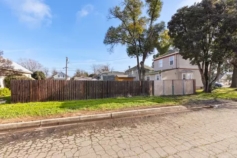 Exterior - 490 Hazel St, Gridley, CA 95948 photo 3 of 6