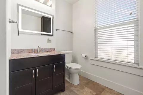 Bath - 490 Hazel St, Gridley, CA 95948 photo 3 of 3