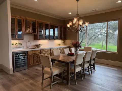 Dining - 467 Knolls Dr #161, Copperopolis, CA 95228 photo 1 of 6