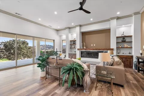 Living - 467 Knolls Dr #161, Copperopolis, CA 95228 photo 1 of 5