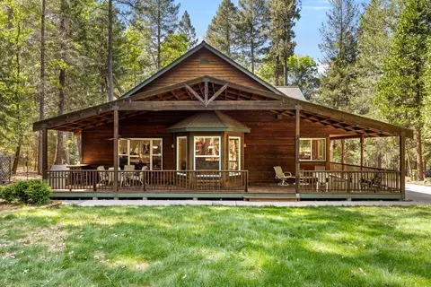 5352 Buttonwood Ct, Foresthill, CA 95631