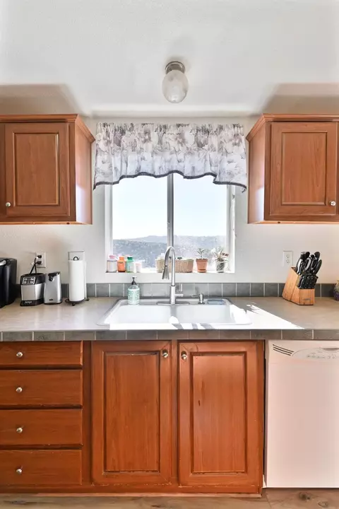 Kitchen - 3770 Sheep Ranch Rd, Murphys, CA 95247 photo 4 of 6