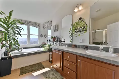 Bath - 3770 Sheep Ranch Rd, Murphys, CA 95247 photo 3 of 5