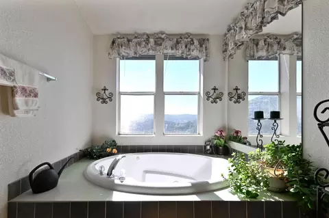 Bath - 3770 Sheep Ranch Rd, Murphys, CA 95247 photo 4 of 5