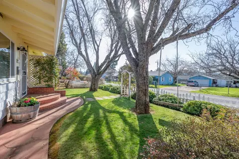 Exterior - 524 Williams St, Murphys, CA 95247 photo 3 of 24