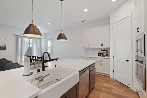 2446 Paramount Ln, Manteca, CA 95337 photo 11