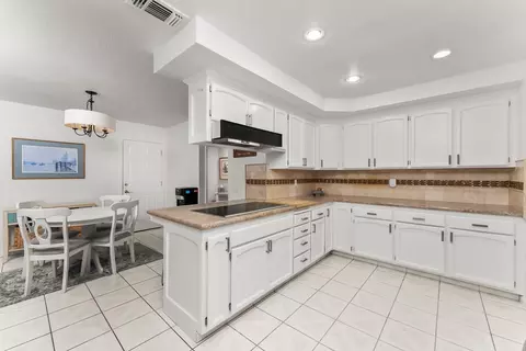 Kitchen - 2230 Hillcrest Way, Carmichael, CA 95608 photo 4 of 6