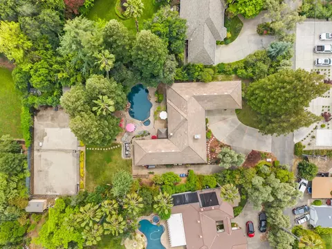 View/Area - 2230 Hillcrest Way, Carmichael, CA 95608 photo 4 of 4