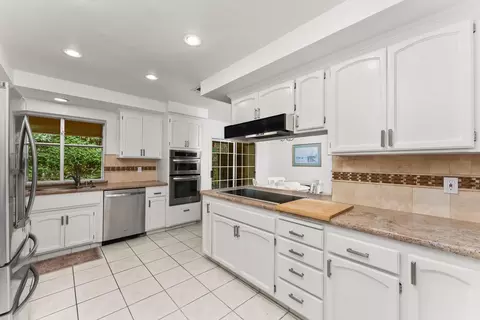 Kitchen - 2230 Hillcrest Way, Carmichael, CA 95608 photo 5 of 6