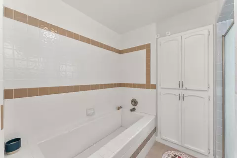 Bath - 2230 Hillcrest Way, Carmichael, CA 95608 photo 7 of 9