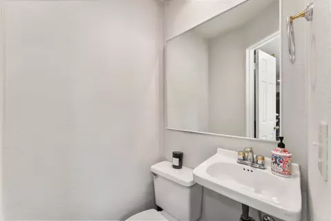 Bath - 2230 Hillcrest Way, Carmichael, CA 95608 photo 9 of 9