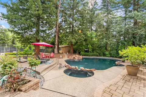 Exterior - 2230 Hillcrest Way, Carmichael, CA 95608 photo 4 of 22