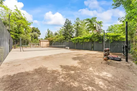 Exterior - 2230 Hillcrest Way, Carmichael, CA 95608 photo 17 of 22
