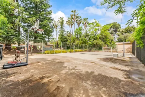 Exterior - 2230 Hillcrest Way, Carmichael, CA 95608 photo 18 of 22