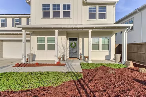 Exterior - 810 Fallen Log Ct, Rocklin, CA 95765 photo 13 of 26