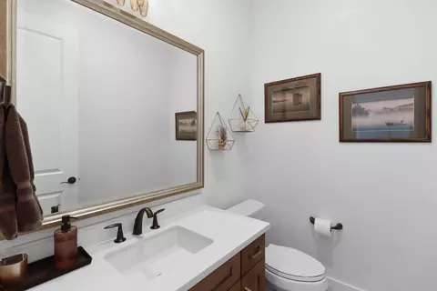 Bath - 810 Fallen Log Ct, Rocklin, CA 95765 photo 6 of 7