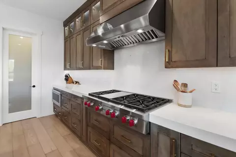 Kitchen - 810 Fallen Log Ct, Rocklin, CA 95765 photo 4 of 5