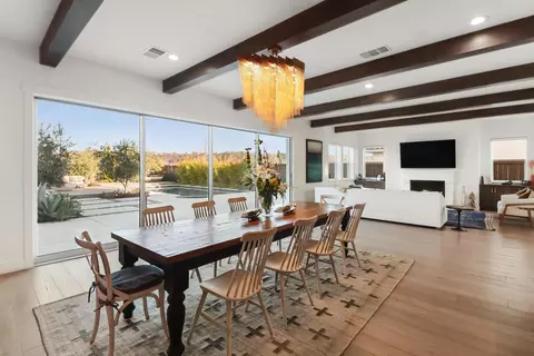 Dining - 810 Fallen Log Ct, Rocklin, CA 95765 photo 3 of 6