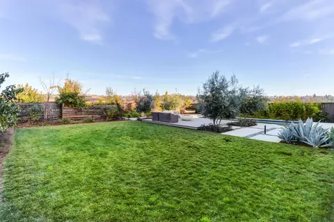 Exterior - 810 Fallen Log Ct, Rocklin, CA 95765 photo 15 of 26