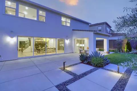 Exterior - 810 Fallen Log Ct, Rocklin, CA 95765 photo 10 of 26