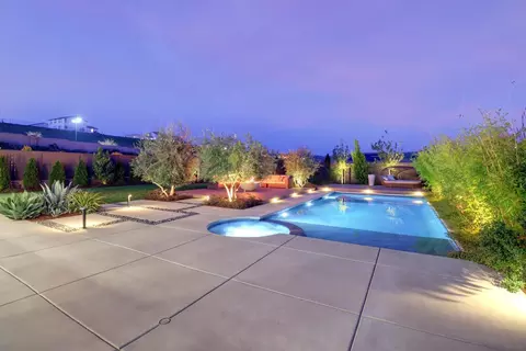 Exterior - 810 Fallen Log Ct, Rocklin, CA 95765 photo 2 of 26