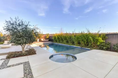 Exterior - 810 Fallen Log Ct, Rocklin, CA 95765 photo 14 of 26