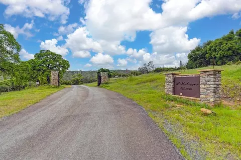 4822 Salmon Falls Rd, Pilot Hill, CA 95664