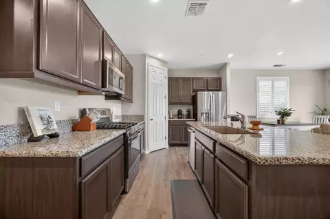 Kitchen - 4143 Citation Dr, Olivehurst, CA 95961 photo 2 of 2