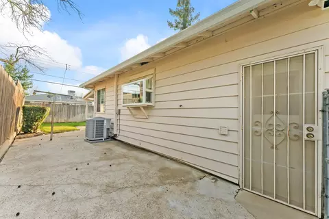 Exterior - 6316 Templeton Dr, Carmichael, CA 95608 photo 11 of 13