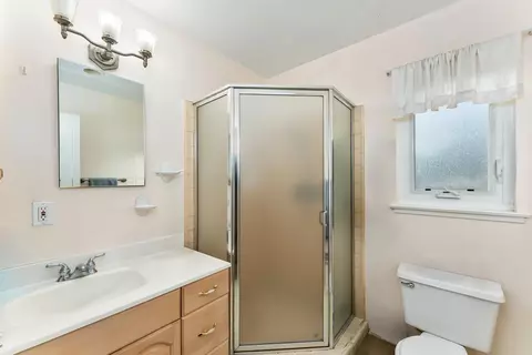 Bath - 6316 Templeton Dr, Carmichael, CA 95608 photo 2 of 2