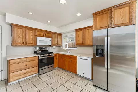 Kitchen - 6316 Templeton Dr, Carmichael, CA 95608 photo 5 of 6