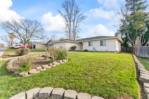 Exterior - 6316 Templeton Dr, Carmichael, CA 95608 photo 2 of 13