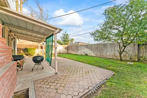 Exterior - 6316 Templeton Dr, Carmichael, CA 95608 photo 7 of 13