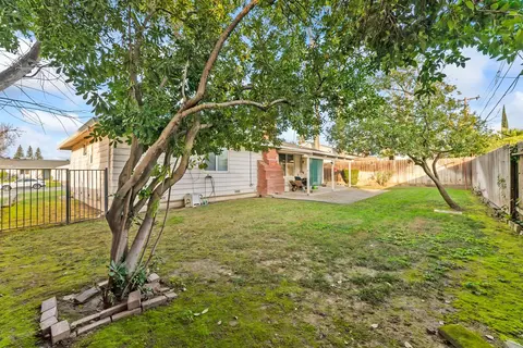 Exterior - 6316 Templeton Dr, Carmichael, CA 95608 photo 12 of 13