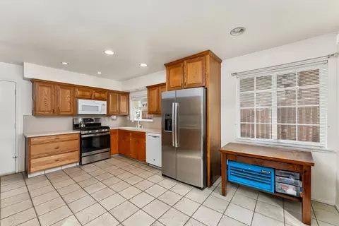 Kitchen - 6316 Templeton Dr, Carmichael, CA 95608 photo 6 of 6