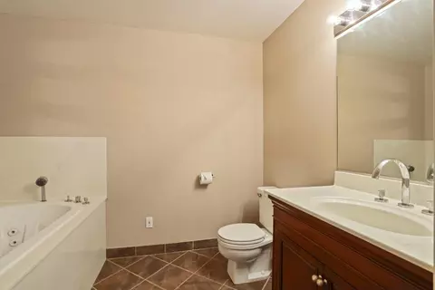 Bath - 3413 Joanna Dr, Modesto, CA 95355 photo 3 of 4