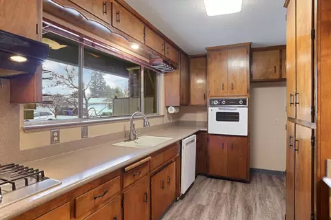 Kitchen - 3413 Joanna Dr, Modesto, CA 95355 photo 6 of 7
