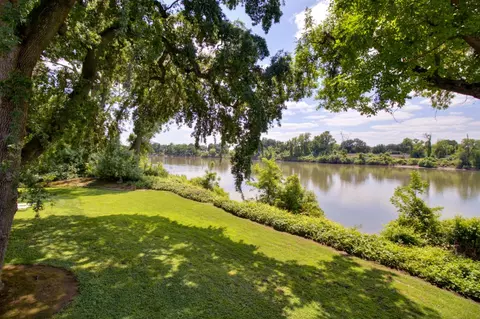 4625 Garden Hwy, Sacramento, CA 95837