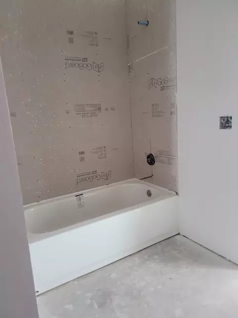 Bath - 2307 Arrowhead St, Copperopolis, CA 95228 photo 1 of 2