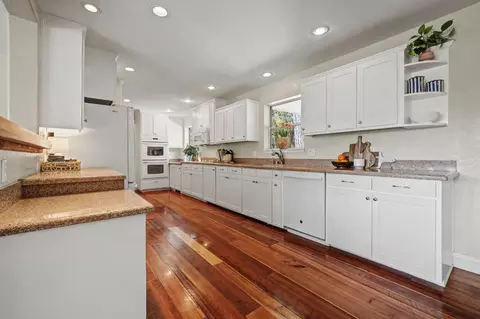 Kitchen - 17050 Rams Horn Grade, Volcano, CA 95689 photo 2 of 5