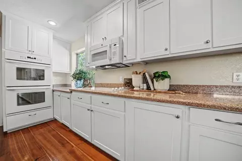 Kitchen - 17050 Rams Horn Grade, Volcano, CA 95689 photo 5 of 5