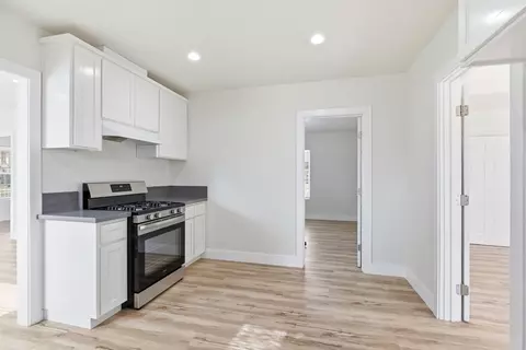 Entry Way - 821 Sutter Ave, Modesto, CA 95351 photo 2 of 2